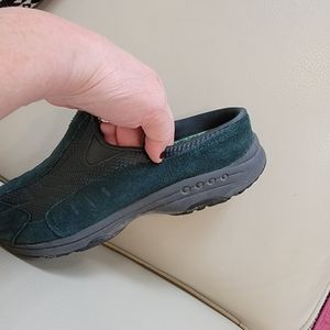 Wide Wide width shows slip on Easy Spirit 9.5 WW